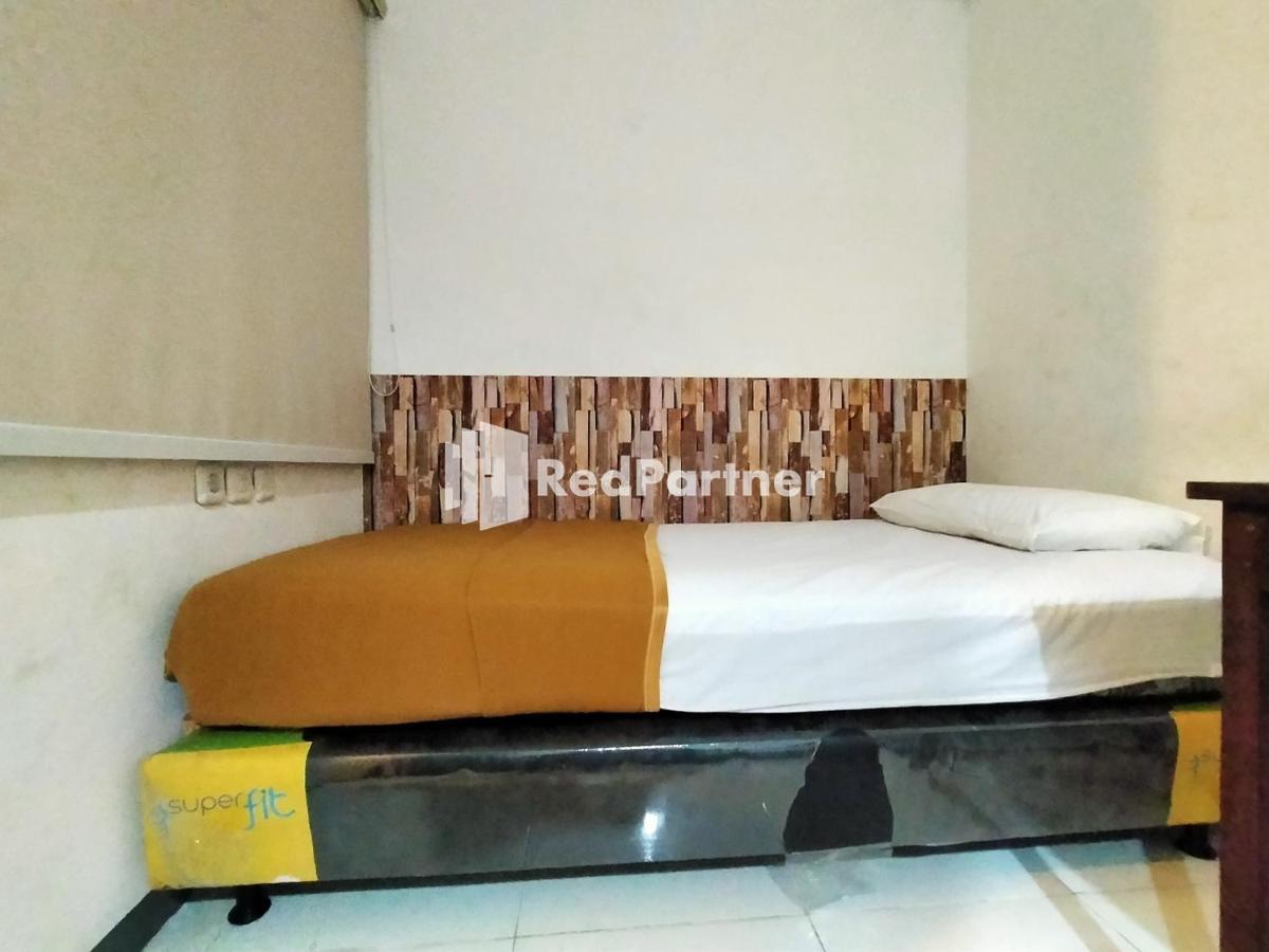 Hotel Ayu Lestari Ternate Redpartner Exterior photo